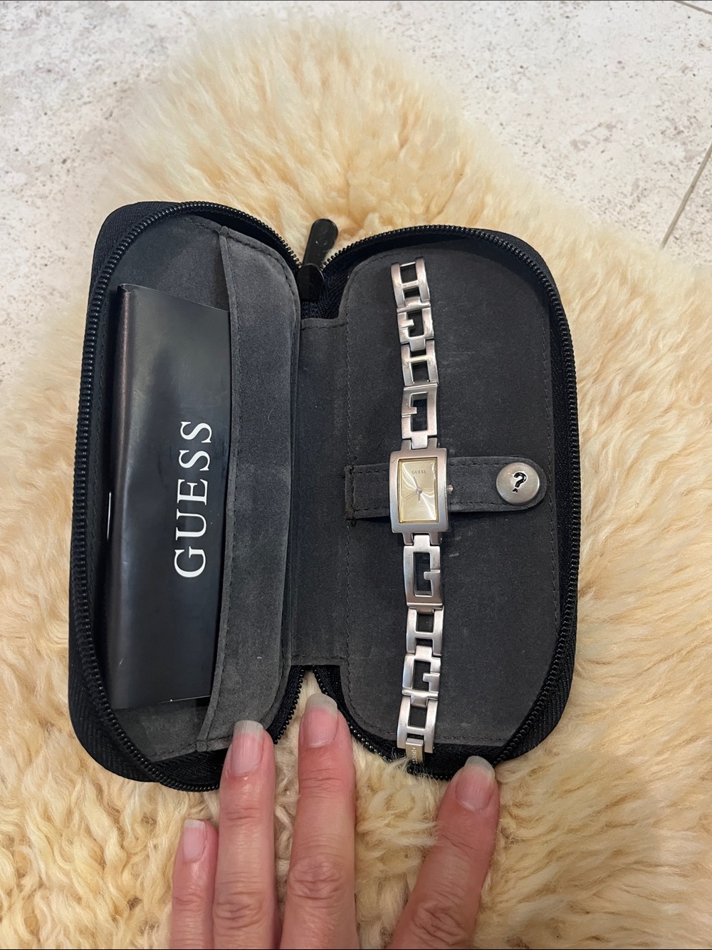 Vintage ‘00s GUESS Silver-Tone Link Bracelet Watch Rectangular Ivory Dial